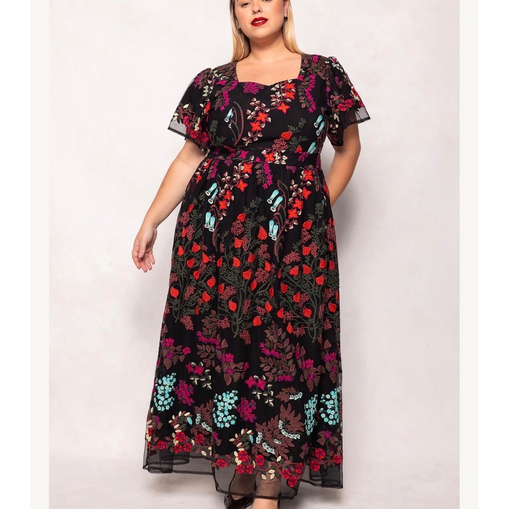 Black Floral Embroidered Maxi Dress - Plus Size